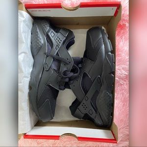 ⚠️SOLD⚠️ Nike Huarache (BRAND NEW)